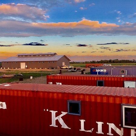Flophouze Shipping Container Hotel - Houze 5 Round Top Exterior foto